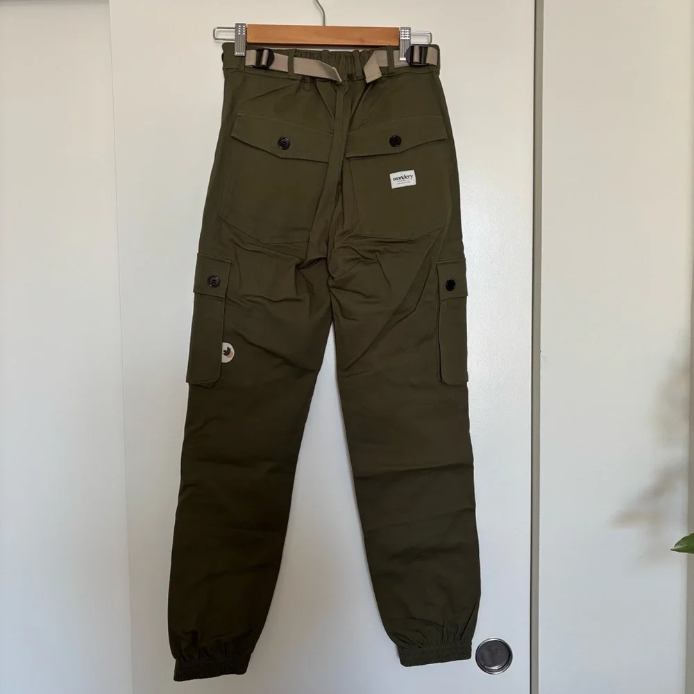 NEW Wondery Outdoors Isabel 3.0 Pant in Olive - Picture 4 of 6